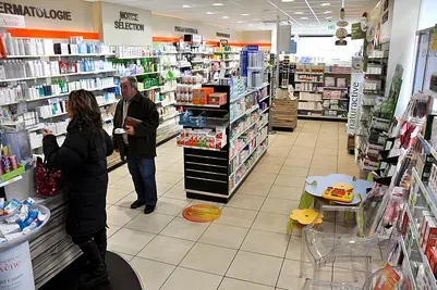 Pharmacie de la place 11JPG