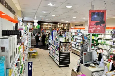 Pharmacie de la place 13JPG